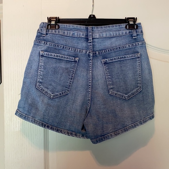 boutique button up jean shorts - Picture 2 of 2
